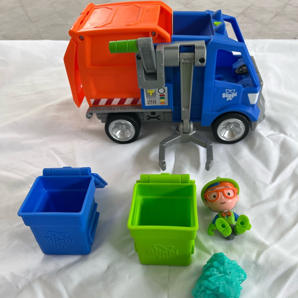 Blippi Garbage Truck Toy Set